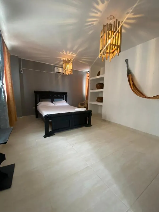 Hotel El Exito サンタ・マルタ ゲストハウス