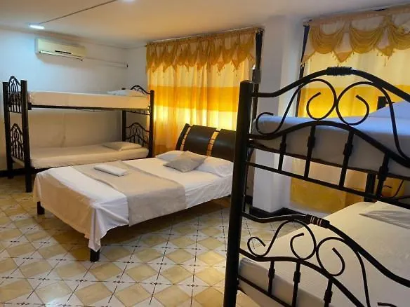 ゲストハウス Hotel El Exito サンタ・マルタ