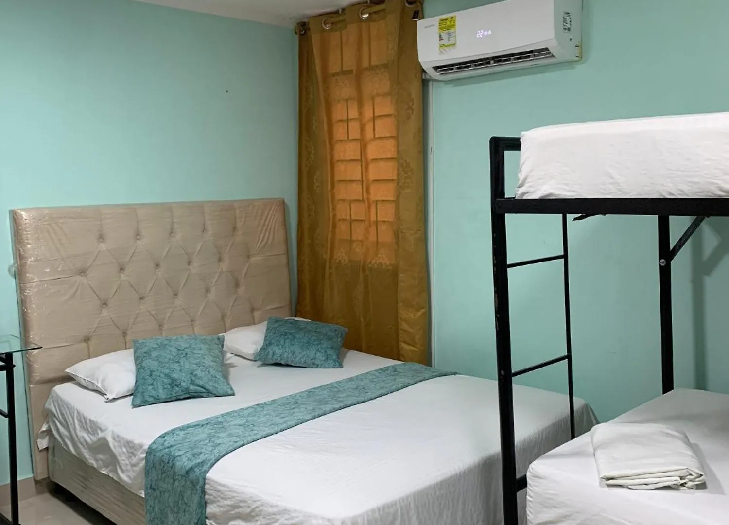 ゲストハウス Hotel El Exito サンタ・マルタ