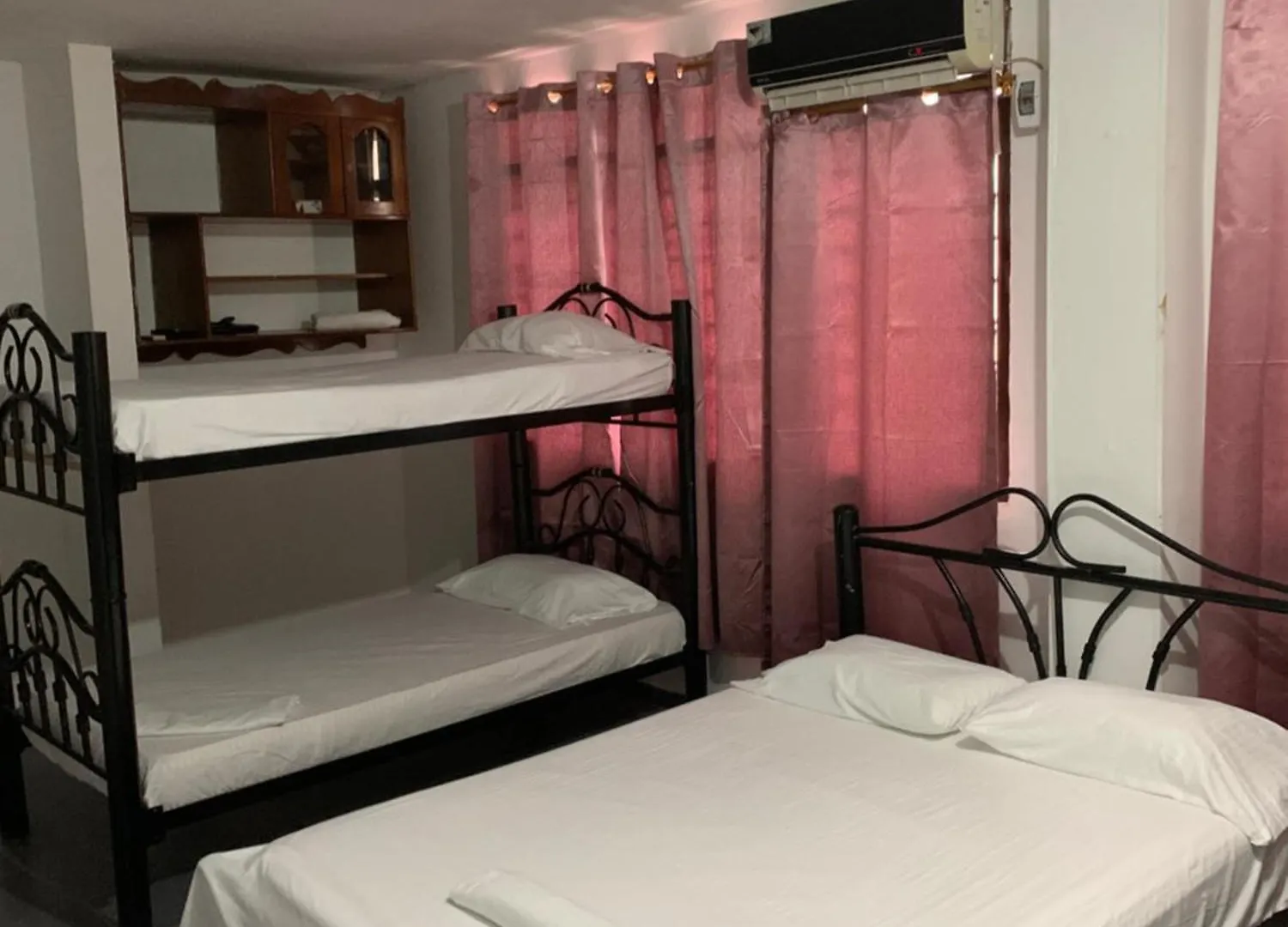 Hotel El Exito サンタ・マルタ